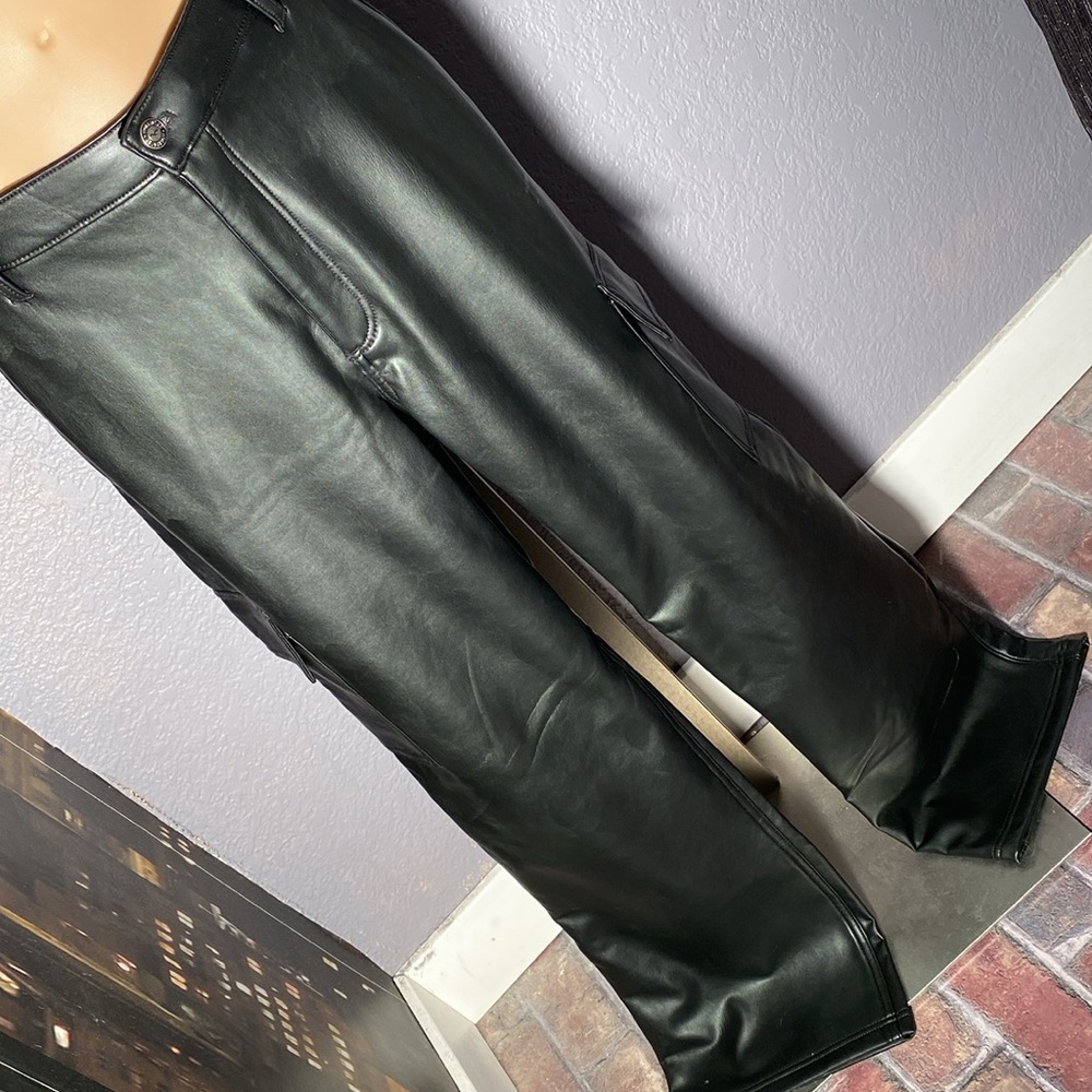 HOLLISTER - NWT - cargo pants: black faux leather lined strt. leg - 32R - 14/15R